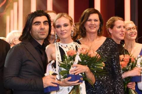 The two prize winners Fatih Akin and Diane Kruger with Ilse Aigner at the Bavarian film award 2018 on November 19 01 2018 in the Prinzregententheater in Munich Bayerischer Filmpreis 2018 in Munich