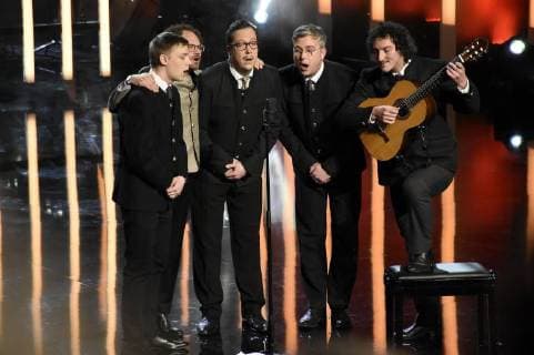 Choir of the Junge Union Miesbach with Maxi Sadiq at the ceremony of the Bavarian film awards 2017 in the Prinzregententheater Munich 19 39 01 2018 Foto:xP.xSchönbergerx xFuturexImage