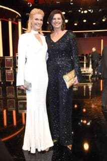 Natascha Grün and Ilse Aigner at the ceremony of the Bavarian film awards 2017 in the Prinzregententheater Munich 19 39 01 2018 Foto:xP.xSchönbergerx xFuturexImage