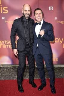 EE Egilmez and Tim Seyfi at the ceremony of the Bavarian film awards 2017 in the Prinzregententheater Munich 19 39 01 2018 Foto:xP.xSchönbergerx xFuturexImage