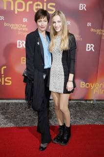 Jule Ronstedt with daughter Helene at the ceremony of the Bavarian film awards 2017 in the Prinzregententheater Munich 19 39 01 2018 Foto:xS.xGabschx xFuturexImage