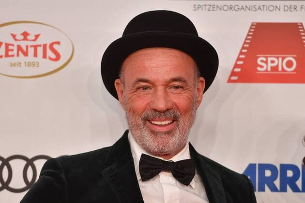 Heiner LAUTERBACH actor with melon frame single subject cut to portrait portrait portrait of 45 German film ball red carpet red carpet on the 20 01 2018 H o t e l B a y e r i s c h e r H o f M u s c h e n