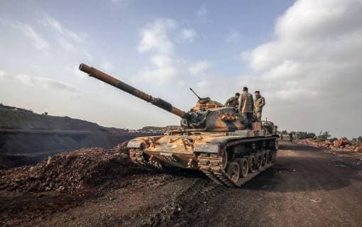Themen der Woche Bilder des Tages (180122) -- AFRIN (SYRIA) , Jan. 22, 2018 () -- A Turkish army tank is seen in Afrin, Syria, on Jan. 22, 2018. Turkey launched on Jan. 20 a new operation dubbed as Operation Olive Branch on the ground to oust Kurdish militia from Syria s Afrin. () SYRIA-AFRIN-TURKISH TROOPS Xinhua 