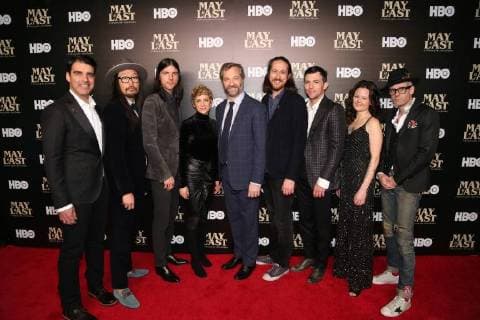 Bilder des Tages Bob Crawford, Joe Kwon, Seth Avett, Sara Bernstein, Judd Apatow, Michael Bonfiglio, Scott Avett, Tania Elizabeth and Mike Marsh arrive on the red carpet at HBO s May It Last: A Portrait of The Avett Brothers NYC premiere on January 24, 2018 in New York City.  NYP20180124301 SERENAxXU-NING