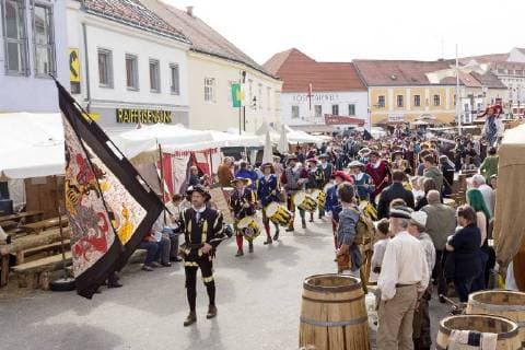 Mittelalterfest in Eggenburg NÖ am 10092017 *** Medieval festival in Eggenburg in lower Austria on the 10092017  1065511096