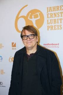The writer and musician Sven Regener comes on 28 01 2018 to the ceremony of the Ernst Lubitsch Prize in Berlin is Charly Huebner actor for his comedic performance in the film magical mystery or the return of Karl Schmidt honoured the ceremony traditional trophy Center took place at a Gala in the cinema Babylon in Berli