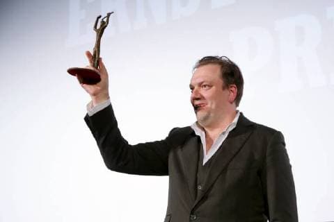 The actor is Charly Huebner on 28 01 2018 with the Ernst Lubitsch Preis for his comedic performance in the film magical mystery or the return of Karl Schmidt honored the traditional trophy he was awarded at a Gala in the Babylon cinema in Berlin Center the Club of Berlin film journalists awards since 1958 the Ernst Lubitsch Preis for best comedic performance in the German movie Berlin Ger