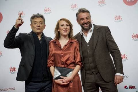 Bart Peeters, Radio presenter Linde Merckpoel and television maker Tom Waes pictured on the red carpet at the arrival for the eleventh edition of the MIA s (Music Industry Award) award show, in Brussels, Tuesday 30 January 2018. The MIA awards are handed out by the VRT and Kunstenpunt.  JASPERxJACOBS 05286540