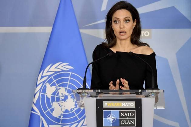 Themen der Woche Bilder des Tages UNHCR Special Envoy Angelina Jolie talks to the press after a meeting between representatives of the NATO and the the UN Refugee Agency UNHCR, Wednesday 31 January 2018 in Brussels.  DIRKxWAEM 05287026
