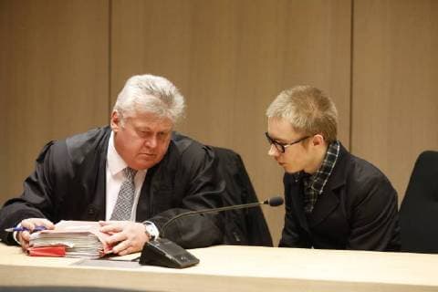 Themen der Woche Bilder des Tages Angeklagter muss NICHT gepixelt werden . 31.01.2018 Bochum Prozess am Landgericht Bochum . nach dem brutalen Doppelmord von Herne hat die Staatsanwaltschaft Anklage gegen Marcel H. - hier im Foto - erhoben. Der zur Tatzeit 19-Jaehrige soll den neunjaehrigen Jaden und einen 22-Jaehrigen Bekannten umgebracht haben . Heute Urteil Hier mit seinem Anwalt Michael Emde *** Defendant must be not pixelated 31 01 2018 Bochum process at the Landgericht Bochum after the brutal double murder of Herne has the Prosecutor Marcel H here in the photo criminal charges of to the murder 19-year-old is the nine-year old Jaden and a 22-year-old Have acquaintances brought to judgment here with his lawyer Michael Emde today