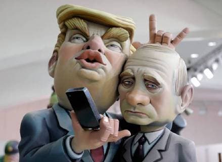 Entertainment Bilder der Woche Themen der Woche Bilder des Tages A view of a ninot of US President Donald Trump (L) taking a selfie with his Russian counterpart Vladimir Putin displayed at the Ninot Exhibition of the Museum of Sciences of Valencia, Spain, 02 February 2018. The dolls are part of the traditional Valencian festivity of the fallas in which sculptures mocking relevant or popular characters are built to be burnt on 19 March for the Nit de la Crema (Night of the Burning). One of the dolls featured at the exhibition will be saved from the flames by popular vote. Ninot exhibition in Valencia !ACHTUNG: NUR REDAKTIONELLE NUTZUNG!  Copyright: xJuanxCarlosxCardenasx VLC003 20180202-636532017063731343