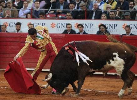 Mexican bullfighter Jeronimo Ramirez in action during the run of the 72nd Anniversary of the Plaza de Toros Mexico, in Mexico City, Mexico, 05 February 2018. Big Season at the Plaza de Toros Mexico !ACHTUNG: NUR REDAKTIONELLE NUTZUNG!  Copyright: xMARIOxGUZMAMx CMX020 20180206-636534882305829019