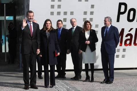 EN MALAGA, LLEGADA DE LOS REYES DE ESPANA PARA PRESIDEN EL ACTO DE ENTREGA DE LAS MEDALLAS DE ORO AL MERITO EN LAS BELLAS ARTES EN MALAGA Spanish Kings Felipe VI and Letizia Ortiz during the delivery of Gold Medals for Merit in Fine Arts 2018 in Malaga on Tuesday 06, February 2018. Cordon Press EP888  AlexxZea