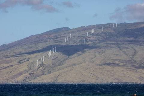 Windpark am Berghang, USA, Hawaii, Maui, Maalaea wind farm at mountain slope, USA, Hawaii, Maui, Maalaea BLWS474100 Copyright: xblickwinkel A.xHartlx