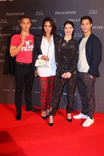 Themen der Woche Bilder des Tages Heilstätten Premiere in Berlin Timmi Trinks + Nilam Farooq + Lisa-Marie Koroll + Tim Oliver Schultz bei der Premiere zu dem Film - Heilstaetten - im Stummfilmkino - Delphi -, in der Gustav-Adolf-Strasse 2, Berlin Copyright imago stock&people GmbH Tinkeres Datum: 07.02.2018 Film Heilstaetten *** Timmi Trinks Nilam Farooq Lisa Marie Koroll Tim Oliver Schultz at the premiere of the film health resorts in the silent film cinema of Delphi in the Gustav Adolf Strasse 2 Berlin copyright imago stock people GmbH Tinkeres date 07 02 2018 film health resorts