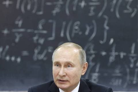 Bilder des Tages NOVOSIBIRSK, RUSSIA - FEBRUARY 8, 2018: Russia s President Vladimir Putin at a meeting between senior Russian government officials and members of the Russian Academy of Sciences at Budker Institute of Nuclear Physics of the Siberian Branch of the Russian Academy of Sciences (BINP SB RAS) in Akademgorodok, Novosibirsk. Mikhail Metzel TASS  TS072BE8