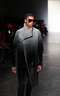 (180209) -- NEW YORK, Feb. 9, 2018 -- A model presents a creation of Hong Kong label of HARRISON WONG during New York Fashion Week 2018 in New York, the United States, on Feb. 9, 2018. Three Hong Kong fashion labels showcased their creations here on Friday. ) U.S.-NEW YORK-FASHION WEEK-FASHION HONG KONG WuxRong 