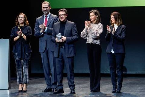 Spain s King Felipe VI (2L) and Queen Letizia (2R) present the 2017 Design Award in the category of Proffessionals to Manuel Estrada Perez (C) during the Design and Innovation National Awards handover ceremony held in Madrid, Spain, 12 February 2018. The Design and Innovation Awards are given by Spanish Economy, Industry and Competitiveness Ministry. Royal Couple chairs Design and Innovation Awards ceremony !ACHTUNG: NUR REDAKTIONELLE NUTZUNG!  Copyright: xEmilioxNaranjox GRAF9749 20180212-636540421232712911