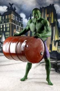 GEEK ART Bodypainting meets SciFi fantasy and more Hulk vs Iron Quinn photoshoot with model Fred as a Hulk in a comic backdrop in the Photo Studio of Schubert Niedernwöhren 13 02 2018 a project of photographer Tschiponnique skupin and the Bodypainters and Transformakers Enrico flax Foto:xT.xSkupin,xB.xSchubertx xFuturexImage