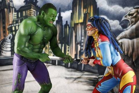 GEEK ART Bodypainting meets SciFi fantasy and more Hulk vs Iron Quinn photo shooting with the models of Fred and Sarah as a Hulk and iron Quinn in a comic backdrop in the Photo Studio of Schubert Niedernwöhren 13 02 2018 a project of photographer Tschiponnique skupin and the Bodypainters and Transformakers Enrico flax Foto:xT.xSkupin,xB.xSchubertx xFuturexImage