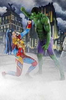 GEEK ART Bodypainting meets SciFi fantasy and more Hulk vs Iron Quinn photo shooting with the models Sarah and Fred as iron Quinn and Hulk in a comic backdrop in the Photo Studio of Schubert Niedernwöhren 13 02 2018 a project of photographer Tschiponnique skupin and the Bodypainters and Transformakers Enrico flax Foto:xT.xSkupin,xB.xSchubertx xFuturexImage