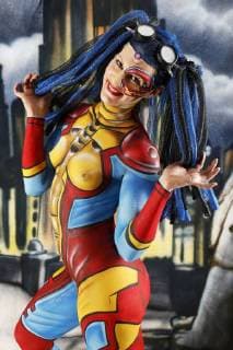 GEEK ART Bodypainting meets SciFi fantasy and more Hulk vs Iron Quinn photoshoot with model Sarah as iron Quinn in a comic backdrop in the Photo Studio of Schubert Niedernwöhren 13 02 2018 a project of photographer Tschiponnique skupin and the Bodypainters and Transformakers Enrico Flax Foto:xT.xSkupin,xB.xSchubertx xFuturexImage
