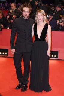 Berlinale International Film Festival Berlin Premiere of Damsel Berlin, German. UK. 160218. Robert Pattinson and Mia Wasikowska at the 68th Berlinale International Film Festival Berlin Premiere of Damsel at The Berlinale Palace in Berlin. 15 February 2018 LMK200-MB1156-160218 
