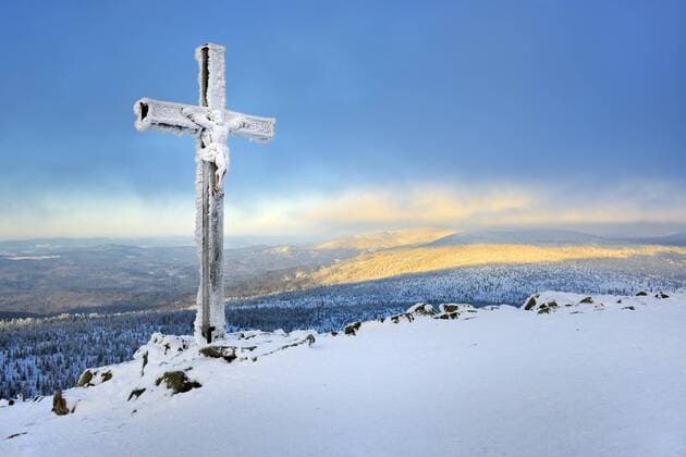 Morning mood on Mt. Lusen in the winter icy Summit cross national park Bavarian Forest Bavaria Germany Europe Copyright: imageBROKER/AndreasxVitting iblavi04640412.jpg