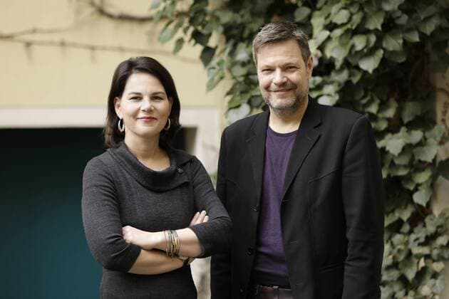 Bilder des Tages Annalena Baerbock, Parteivorsitzende von Buendnis 90 Die Gruenen, Robert Habeck, Parteivorsitzender von Buendnis 90 Die Gruenen, PK nach der Sitzung des Parteirates, DEU, Berlin, 19.02.2018