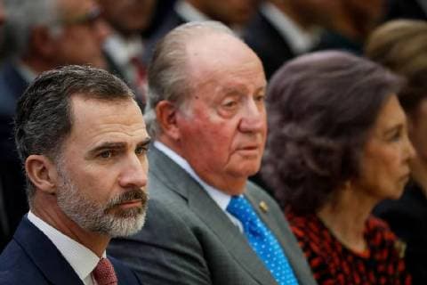 (L-R) Spain s King Felipe VI, Emeritus King Juan Carlos, and Emeritus Queen Sofia, during National Sports Awards 2016 ceremony chair by Spanish Royals held at Pardo Palace in Madrid, Spain, 19 February 2018. Spanish Royals present 2016 National Sports Awards !ACHTUNG: NUR REDAKTIONELLE NUTZUNG!  Copyright: xEmilioxNaranjox GRAF4755 20180219-636546499240231685