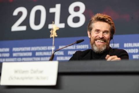Themen der Woche Bilder des Tages (180221) -- BERLIN, Feb. 21, 2018 -- Actor Willem Dafoe, winner of the Honorary Golden Bear prize for lifetime achievement, attends a press conference during the 68th Berlin International Film Festival in Berlin, capital of Germany, on Feb. 20, 2018. ) (dhf) GERMANY-BERLIN-68TH BERLIN INTERNATIONAL FILM FESTIVAL-WILLEM DAFOE-HONORARY GOLDEN BEAR ShanxYuqi 