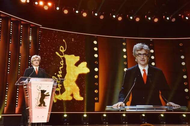 Wim Wenders, 75. Geburtstag am 14. August Wim Wenders attends the Honorary Golden Bear Award Ceremony for Willem Dafoe at the 68th Berlin International Film Festival Berlinale 2018 at Berlinale Palast on February 20, 2018 in Berlin, Germany. *** Wim Wenders j attends the honorary Golden Bear award ceremony for Willem Dafoe at the 68th Berlin International Film Festival Berlinale 2018 at Berlinale Palace on February 20 2018 in Berlin Germany Foto:xN.xKubelkax xFuturexImage