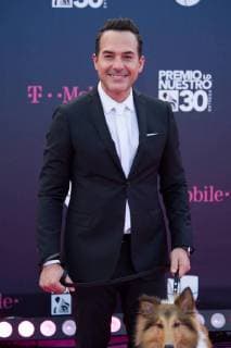 The actor and television host Carlos Calderon poses on his arrival to the carpet of the 30th edition of the Lo Nuestro Award to the Latin Music, at the American Airlines Arena in Miami, USA, 22 February 2018. EPA Giorgio Viera Famous and popular Latinos parade in carpet of Lo Nuestro Award !ACHTUNG: NUR REDAKTIONELLE NUTZUNG!  Copyright: xGIORGIOxVIERAx MIA00 20180223-636549512639783913