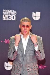 Puerto Rican singer Bad Bunny poses on his arrival to the carpet of the 30th edition of the Lo Nuestro Award to the Latin Music, at the American Airlines Arena in Miami, USA, 22 February 2018. Famous and popular Latinos parade in carpet of Lo Nuestro Award !ACHTUNG: NUR REDAKTIONELLE NUTZUNG!  Copyright: xGIORGIOxVIERAx MIA00 20180223-636549580264719071