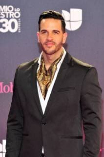 The Venezuelan chef Yisus poses on his arrival to the carpet of the 30th edition of the Lo Nuestro Award to the Latin Music, at the American Airlines Arena in Miami, USA, 22 February 2018. Famous and popular Latinos parade in carpet of Lo Nuestro Award !ACHTUNG: NUR REDAKTIONELLE NUTZUNG!  Copyright: xGIORGIOxVIERAx MIA00 20180223-636549589051485590