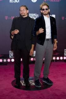 The children of the Venezuelan singer Ricardo Montaner, the singers Mau and Ricky Montaner, pose on his arrival to the carpet of the 30th edition of the Lo Nuestro Award to the Latin Music, at the American Airlines Arena in Miami, USA, 22 February 2018. Famous and popular Latinos parade in carpet of Lo Nuestro Award !ACHTUNG: NUR REDAKTIONELLE NUTZUNG!  Copyright: xGIORGIOxVIERAx MIA00 20180223-636549598398203989
