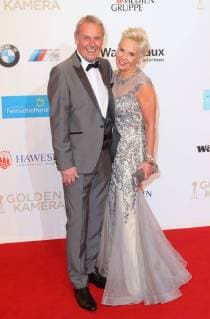 Jörg Wontorra Girlfriend Susanne Bausch at the presentation of the Golden Camera in the fair Hamburg Karolinenstrasse Copyright imago stock people GmbH Tinkere Date 22 02 2018 Golden Camera