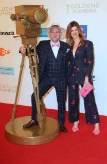 Horst Lichter with Mrs. Nada at the presentation of the Golden Camera in the fair Hamburg Karolinenstrasse Copyright imago stock people GmbH Tinkeres Date 22 02 2018 Golden Camera