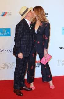 Horst Lichter with Mrs. Nada at the presentation of the Golden Camera in the fair Hamburg Karolinenstrasse Copyright imago stock people GmbH Tinkeres Date 22 02 2018 Golden Camera