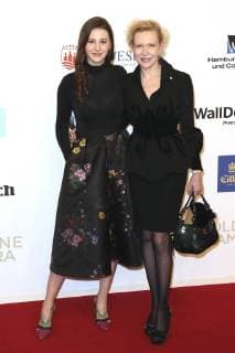 Sunnyi Melles with daughter Leonille at the 53rd Golden Camera 2018 at Hamburg Messe Hamburg 22 02 2018 Foto:xH.xHartmannx xFuturexImage