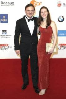 Florian Lukas with accompaniment at the 53rd Golden Camera 2018 at Hamburg Messe Hamburg 22 02 2018 Foto:xH.xHartmannx xFuturexImage