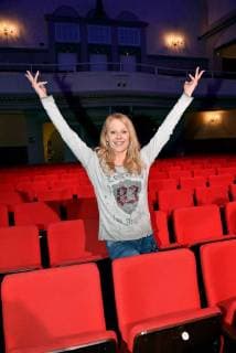 Bilder des Tages Die Schauspielerin Ulrike Kriegler posiert am 27.02.2018 in Köln bei der Pressekonferenz zu Vorstellung des Programms der Volksbühne am Rudolfplatz, ehemals Millowitsch Theater. *** The actress Ulrike Kriegler poses on 27 02 2018 in Cologne at the press conference to present the program of the Volksbühne am Rudolfplatz formerly Millowitsch Theater