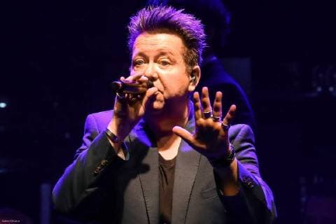 Hannover, 01.03.2018, HCC, Kuppelsaal, Die Prinzen mit Sinfonieorchester, Sänger, Sebastian Krumbiegel, *** Hannover 01 03 2018 HCC Kuppelsaal The Princes with symphony orchestra singer Sebastian Krumbiegel