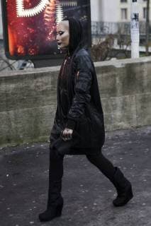 March 1, 2018 - Paris, Ile-de-France, France - A guest is seen on the street attending Rick Owens during Paris Fashion Week Women s A W 2018 Collection on March 1, 2018 in Paris, France. Paris France  - ZUMAn230 20180301_zaa_n230_956 Copyright: xNataliyaxPetrovax