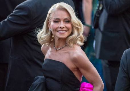 Kelly Ripa arrives on the red carpet of The 90th OscarsÂ® at the DolbyÂ® Theatre in Hollywood, CA on Sunday, March 4, 2018.  Copyright: xScottxDiussax 33546_039PLX