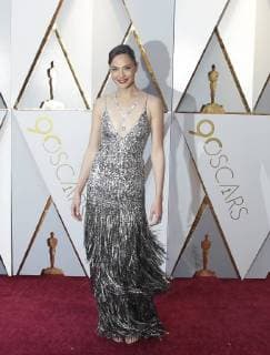 Gal Gadot arrives on the red carpet for the 90th annual Academy Awards at the Dolby Theatre in the Hollywood section of Los Angeles on March 4, 2018.  LAP20180304116 JOHNxANGELILLO