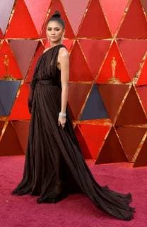 Singer Zendaya arrives on the red carpet for the 90th annual Academy Awards at the Dolby Theatre in the Hollywood section of Los Angeles on March 4, 2018.  LAP20180304890 JIMxRUYMEN