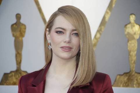 Emma Stone arrives on the red carpet for the 90th annual Academy Awards at the Dolby Theatre in the Hollywood section of Los Angeles on March 4, 2018.  LAP20180304151 JOHNxANGELILLO