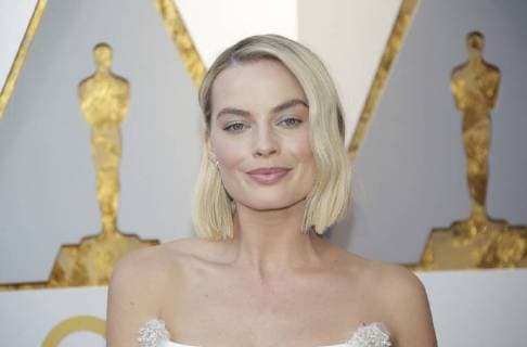 Margo Robbie arrives on the red carpet for the 90th annual Academy Awards at the Dolby Theatre in the Hollywood section of Los Angeles on March 4, 2018.  LAP20180304154 JOHNxANGELILLO