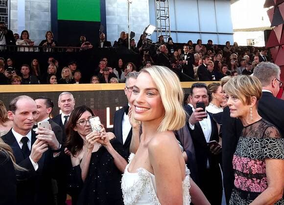 Oscar nominee Margot Robbie arrives on the red carpet of The 90th OscarsÂ® at the DolbyÂ® Theatre in Hollywood, CA on Sunday, March 4, 2018.  Copyright: xBillxBarnesx 33546_282PLX